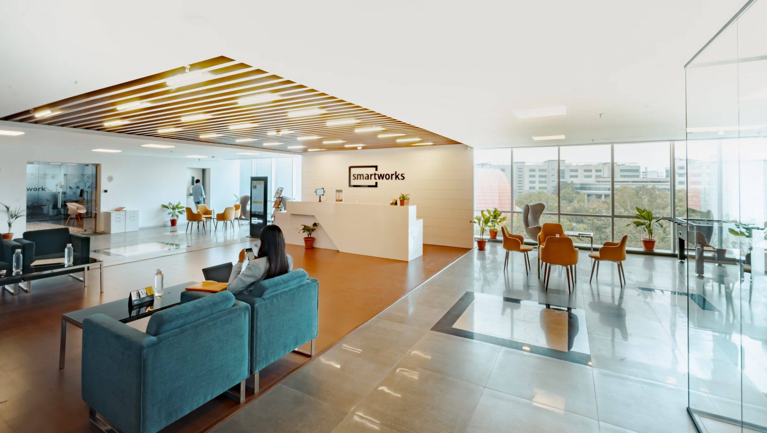 robots faisant le service dans un hotel
